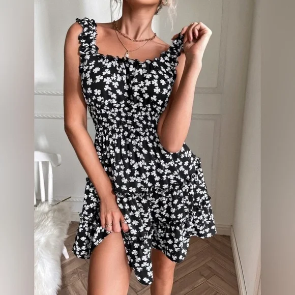 Shein size S floral runched mini dress - Picture 3 of 6